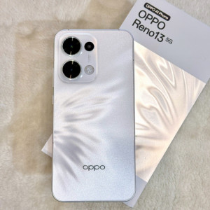 OPPO Reno13 256GB 輕羽白